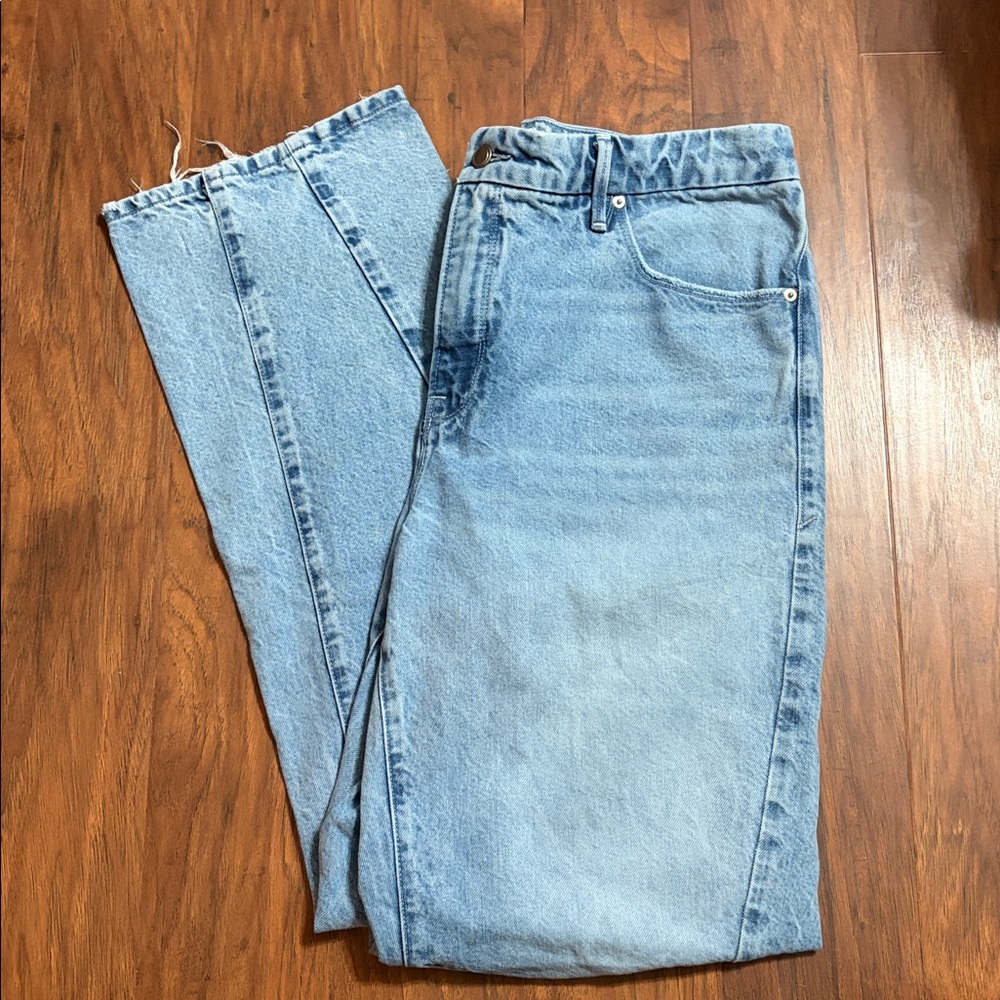 Good American Jeans - Picture 2 of 4